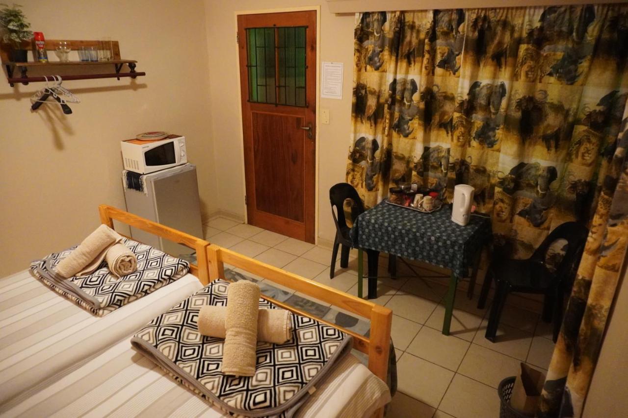 Okahandja Guesthouse Екстериор снимка
