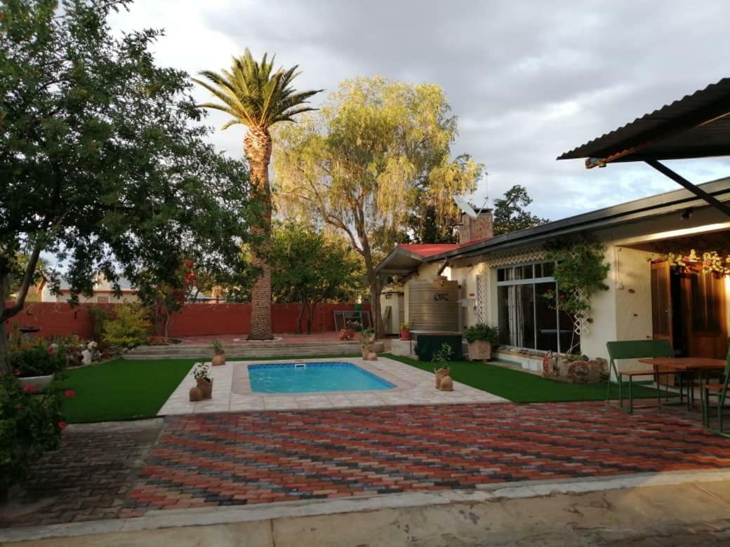 Okahandja Guesthouse Екстериор снимка
