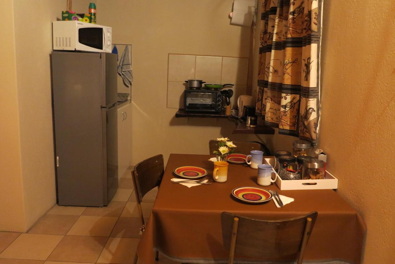 Okahandja Guesthouse Екстериор снимка