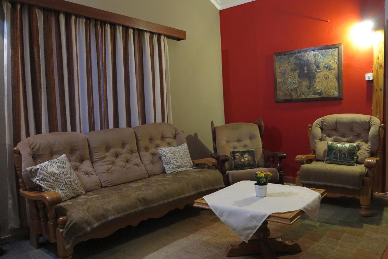 Okahandja Guesthouse Екстериор снимка