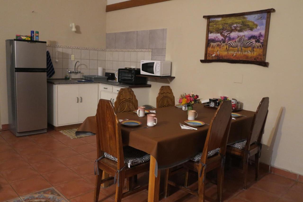Okahandja Guesthouse Екстериор снимка